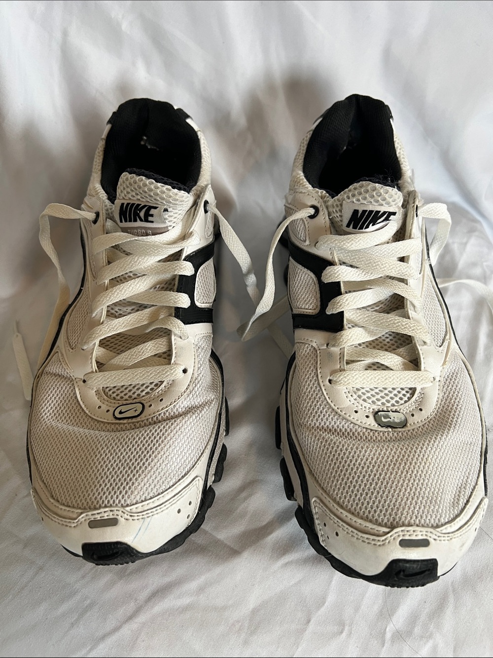 Nike Men’s White and Black Low-Top Sneakers Used but in Fair to Good Condition